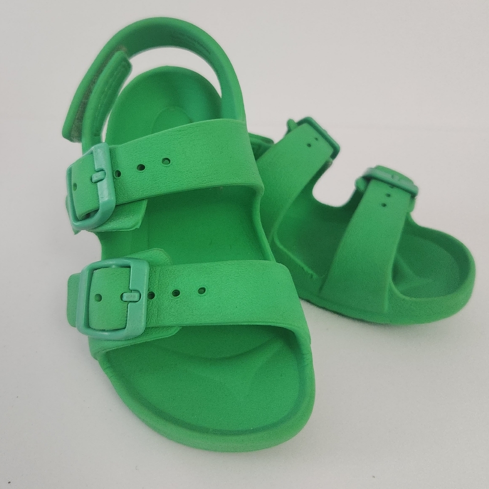 Cat & Jack Kelly Green Buckle Sandals 8 Unisex Toddler